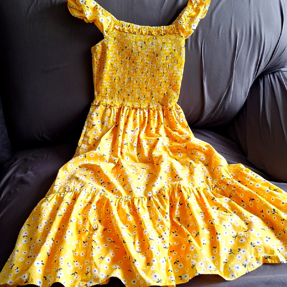 Kate Spade Yellow With White Flower Smocked Dress XS EUC